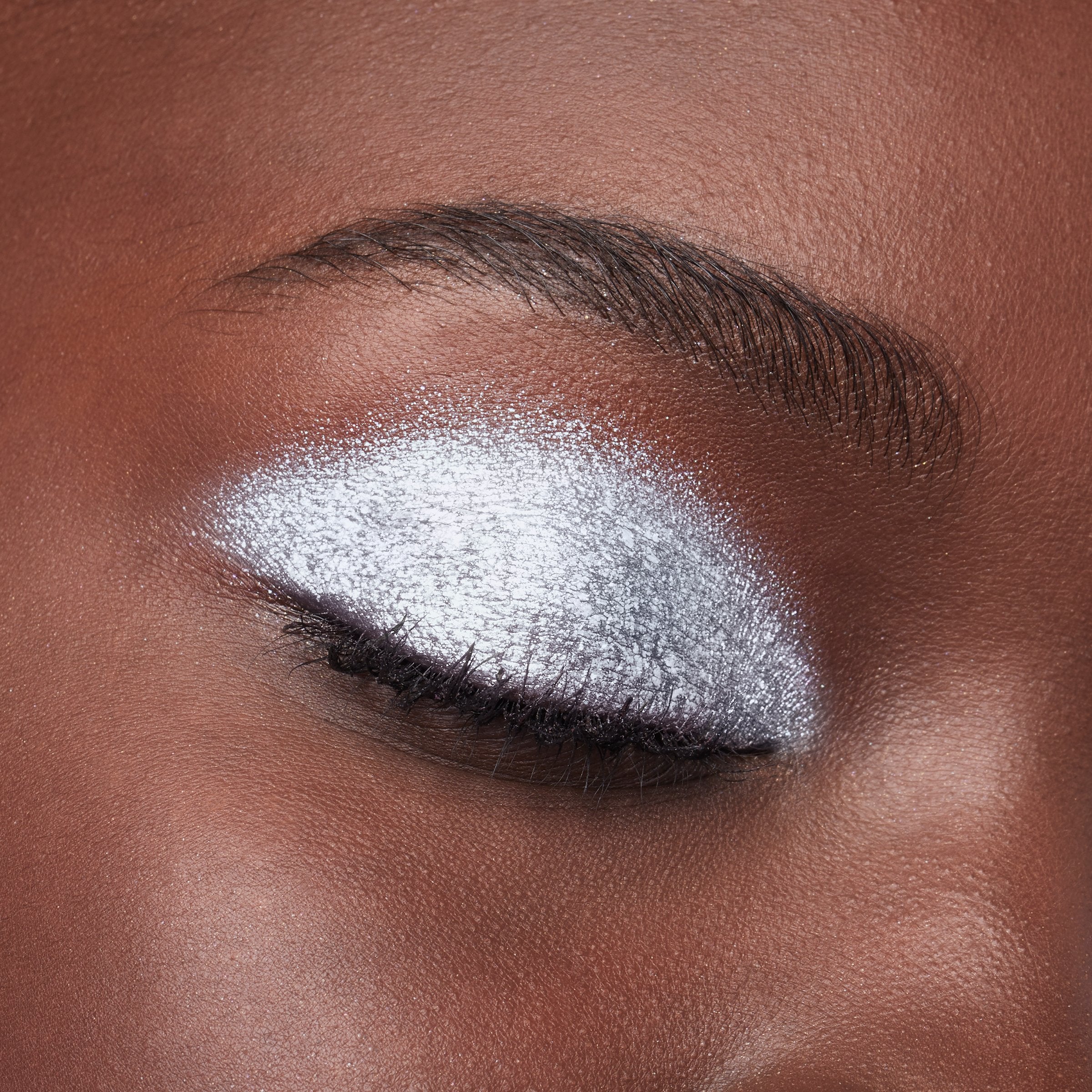 L'Oreal Paris Brilliant Eyes Shimmer Liquid Eye Shadow Makeup, String of Pearls, 0.1 oz.-CaribOnline
